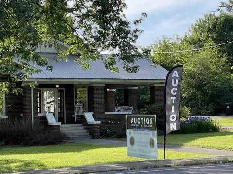 2673 Main St, Pikeville, TN 37367