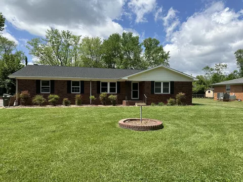 311 Hillaire Dr, Hopkinsville, KY 42240