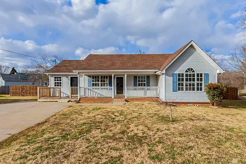 321 W Rockne Ct, Smyrna, TN 37167