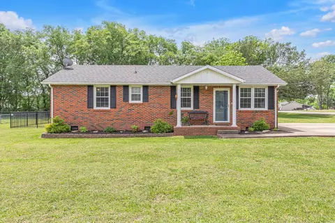 7055 Forrest Ln, Murfreesboro, TN 37129