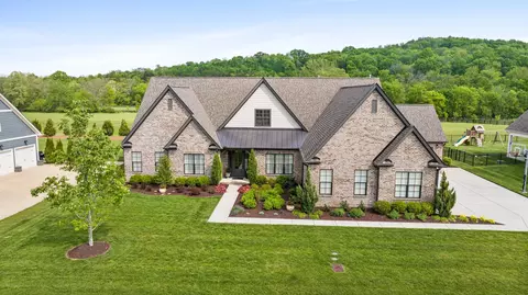 6520 Windmill Dr, College Grove, TN 37046