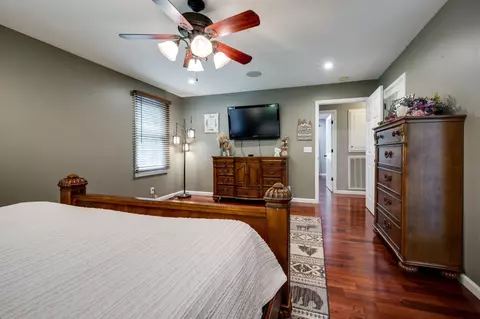 Bedroom - 929 Nancy Shawl Rd, Dickson, TN 37055 photo 2 of 6