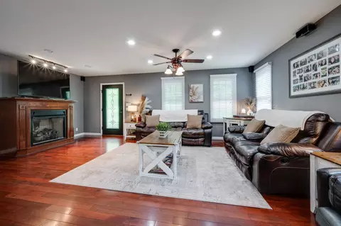 Living - 929 Nancy Shawl Rd, Dickson, TN 37055 photo 1 of 2