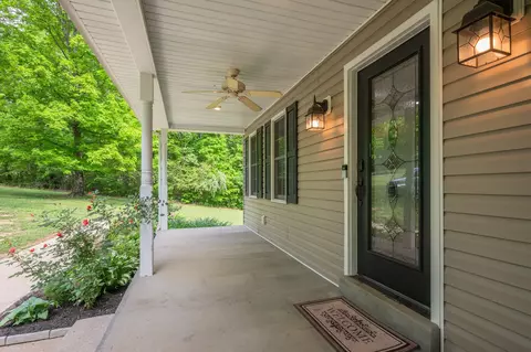 Exterior - 929 Nancy Shawl Rd, Dickson, TN 37055 photo 3 of 6