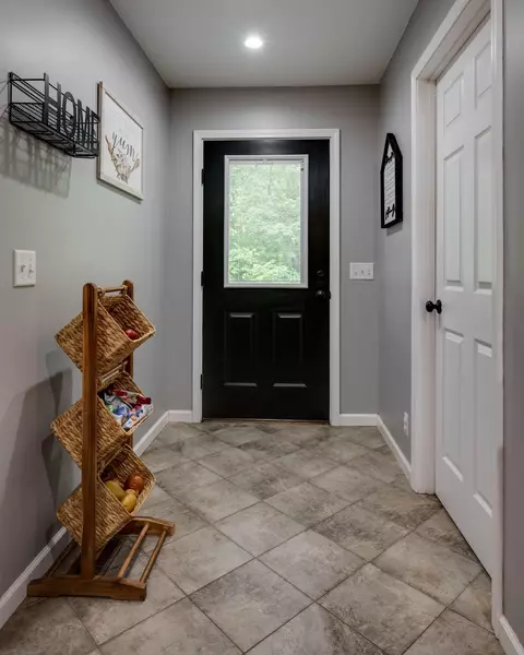Entry Way - 929 Nancy Shawl Rd, Dickson, TN 37055 photo 1 of 1