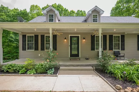 Exterior - 929 Nancy Shawl Rd, Dickson, TN 37055 photo 2 of 6