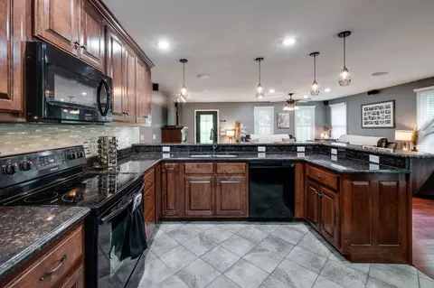 Kitchen - 929 Nancy Shawl Rd, Dickson, TN 37055 photo 1 of 3