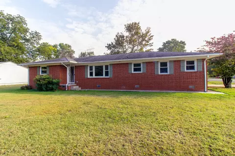 1202 E Main St, Waverly, TN 37185
