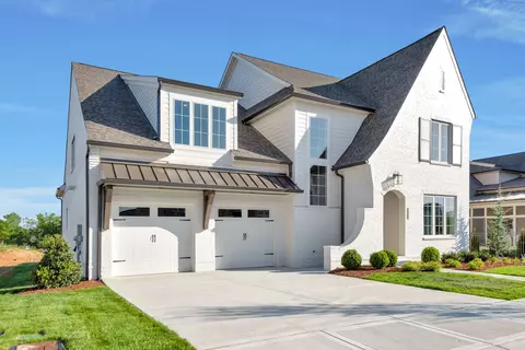 2753 Otterham Dr, Thompsons Station, TN 37179
