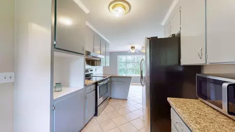 Kitchen - 1502 Eagle St, Murfreesboro, TN 37130 photo 4 of 6