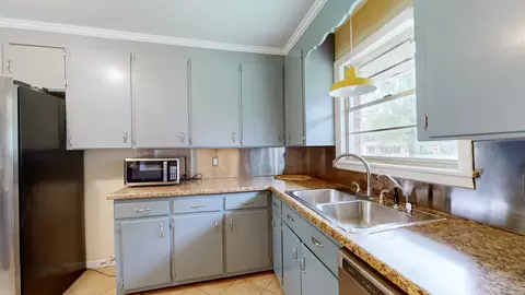 Kitchen - 1502 Eagle St, Murfreesboro, TN 37130 photo 5 of 6