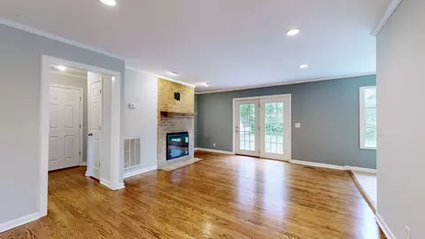 Living - 1502 Eagle St, Murfreesboro, TN 37130 photo 1 of 7