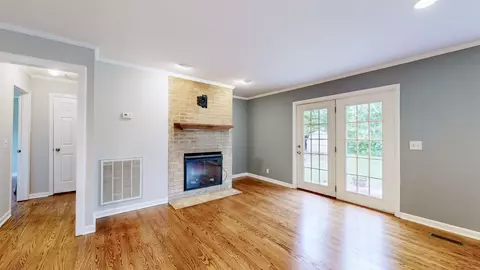 Living - 1502 Eagle St, Murfreesboro, TN 37130 photo 3 of 7