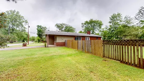 Exterior - 1502 Eagle St, Murfreesboro, TN 37130 photo 2 of 12