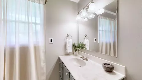 Bath - 1502 Eagle St, Murfreesboro, TN 37130 photo 4 of 4
