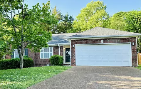 516 Clover Leaf Ln, Franklin, TN 37067