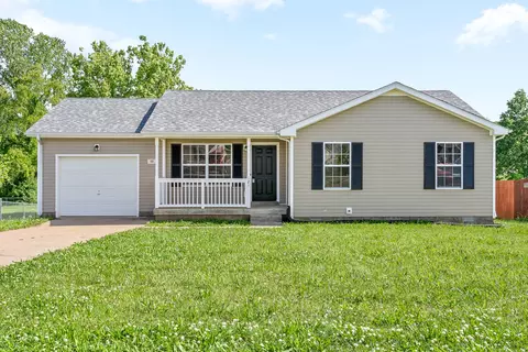 121 Gleaves Ln, Oak Grove, KY 42262