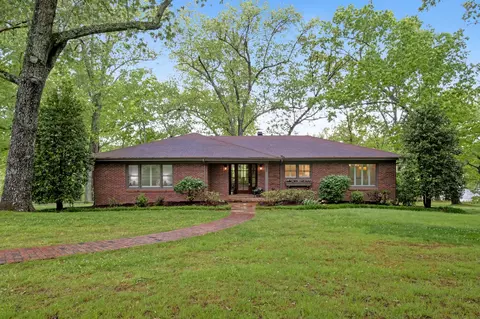 209 Lakewood Dr, Tullahoma, TN 37388