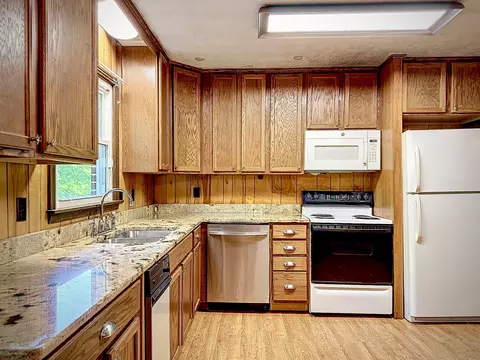 Kitchen - 101 Haley Rd, Dickson, TN 37055 photo 3 of 3