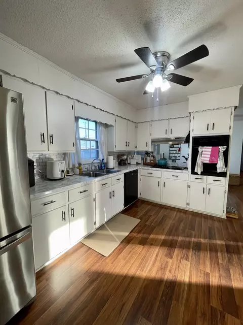 604 Brenda Ave, Loretto, TN 38469 photo 9