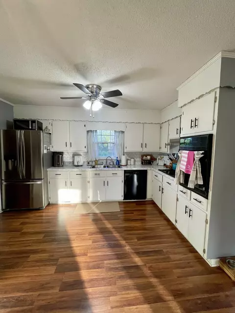 604 Brenda Ave, Loretto, TN 38469 photo 8