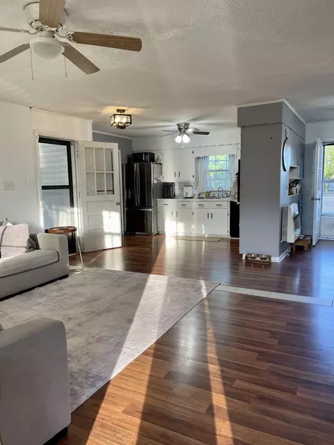 604 Brenda Ave, Loretto, TN 38469 photo 4