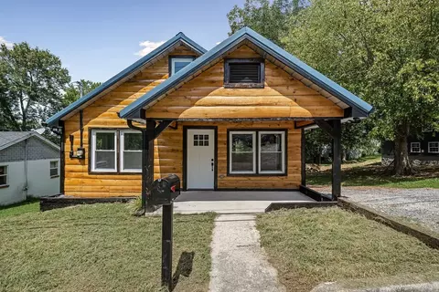 218 E High St, Woodbury, TN 37190