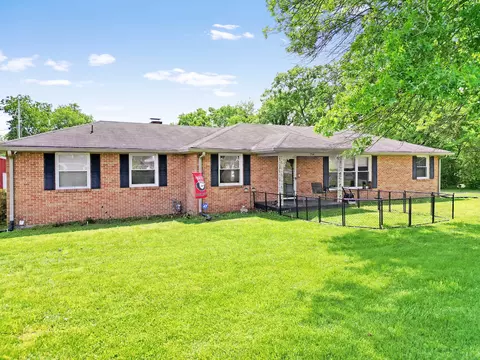 794 Melrose Dr, Hartsville, TN 37074