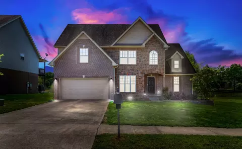 889 E Accipiter Cir, Clarksville, TN 37043