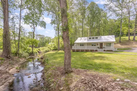 9817 Haynes Ln, Bon Aqua, TN 37025