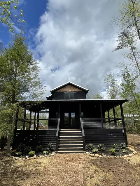 368 Hemlock Cv, Tracy City, TN 37387
