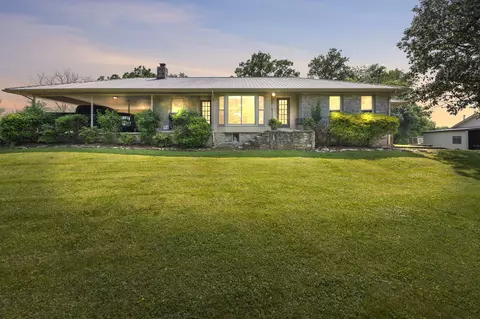 1486 Lois Ridge Rd, Lynchburg, TN 37352