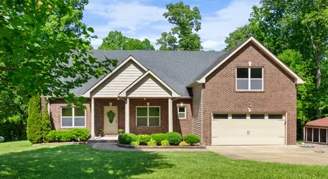 2565 Farms Cir, Woodlawn, TN 37191