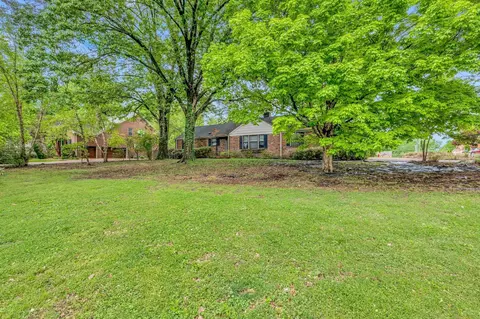 1001 St Andrews Pl, Nashville, TN 37204