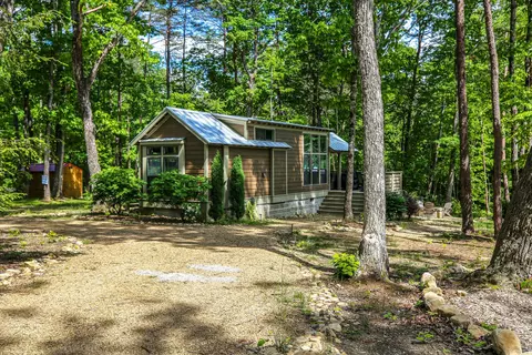 512 Deer Lick Trl, Monteagle, TN 37356