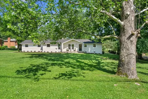 319 Indian Lake Rd, Hendersonville, TN 37075
