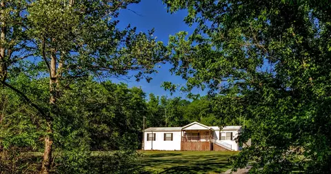 476 Buckeye Rd, Fayetteville, TN 37334