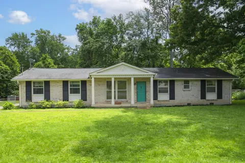 2008 Forrest Green Dr, Nashville, TN 37216