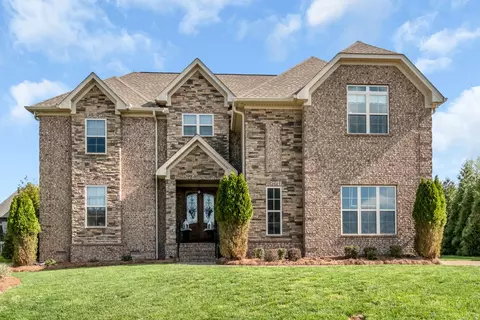 112 Fraser Pl, Hendersonville, TN 37075