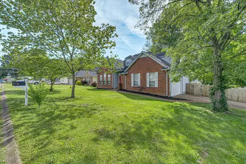 2929 High Rigger Dr, Nashville, TN 37217