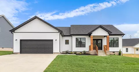 1664 Heritage Dr, Clarksville, TN 37043