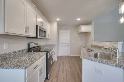 Kitchen - 526 Mimosa Dr, Decherd, TN 37324 photo 2 of 2