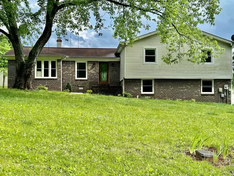 653 Dogwood Trl, Mcminnville, TN 37110