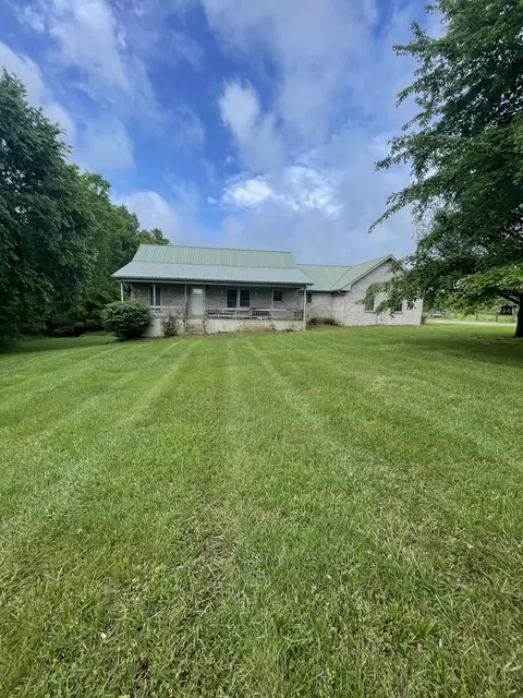 3308 Tanyard Rd, Lafayette, TN 37083