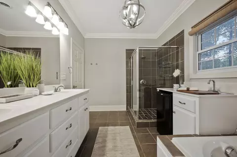 Bath - 311 Lee Rd, Dickson, TN 37055 photo 1 of 5
