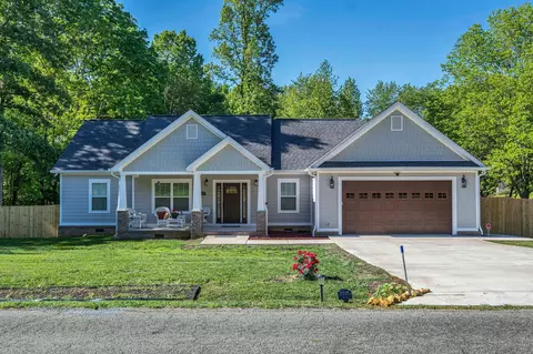 1889 Branch Dr, Lawrenceburg, TN 38464