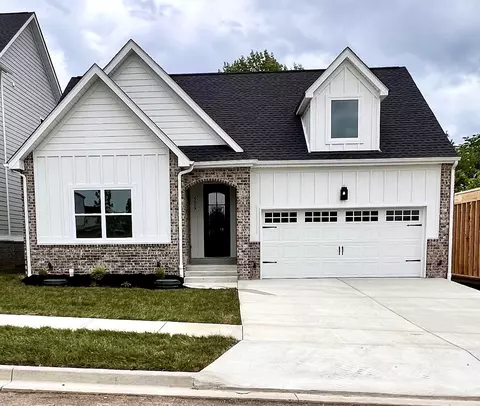 509 Centre St, Pleasant View, TN 37146