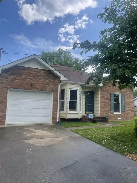 3523 Clearwater Dr, Clarksville, TN 37042
