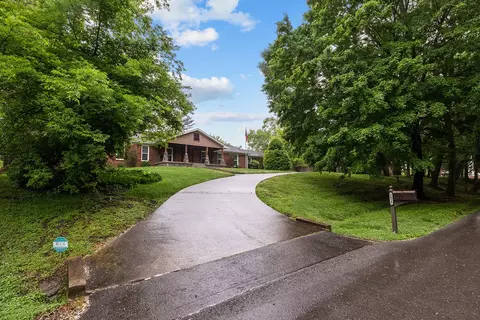 1615 Iroquois Rd, Clarksville, TN 37043