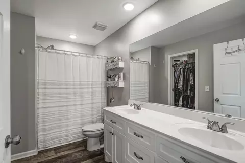 Bath - 142 Carson Ln, Ethridge, TN 38456 photo 2 of 3